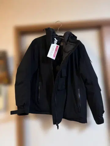 add 블랙 다운 자켓 후드 부착