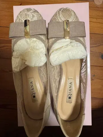 Diana 베이지 플랫슈즈