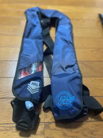 네이비 구명 조끼 끌어당기는 끈 포함