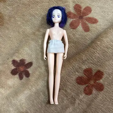 코쵸우 시노부 인형 나비 머리 장식 포함 의류 없음