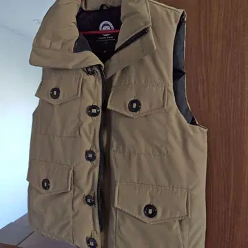 Canada Goose 몬트리올 다운 베스트 L 사이즈