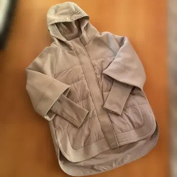[미사용품] 베이지 후드 부착 패딩 자켓