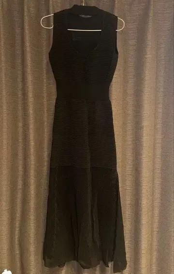 [ 미사용 새상품 ] rienda 블랙 슬리브리스 롱 원피스