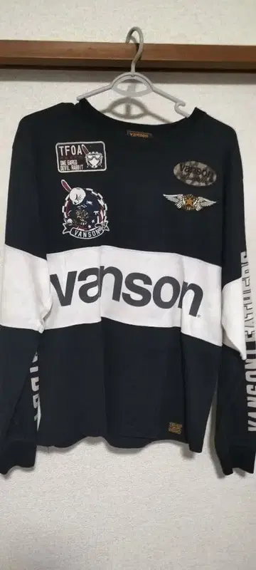 레어!! VANSON 데스토끼 긴팔 티셔츠