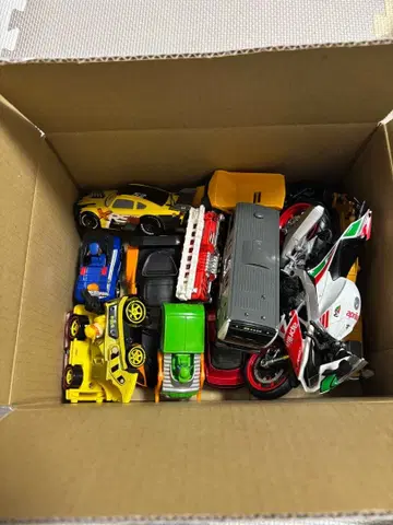 여러 가지 완구 세트