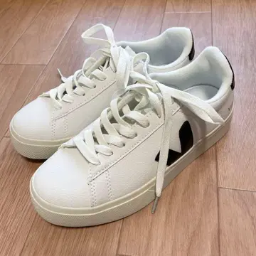 VEJA CAMPO 화이트/블랙 스니커즈