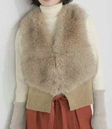 부즈루드 에코 퍼 x 니트 콤비 베스트