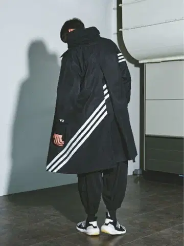 Y-3 쓰리 스트라이프 코트