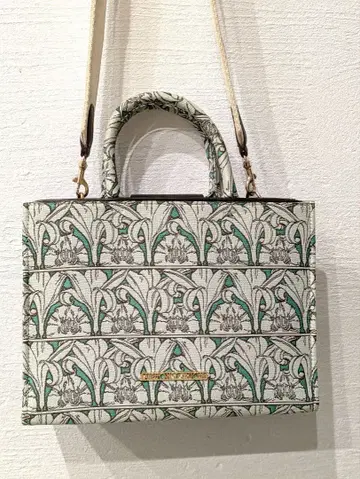 [ 새상품급 ] MUCHA 자카드 토트백