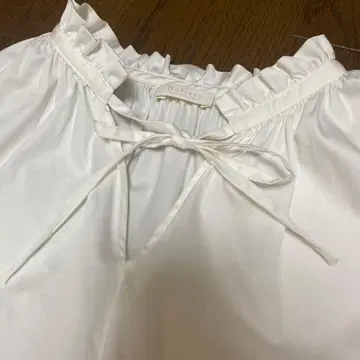 투모로우랜드 Ballsey 화이트 긴팔 블라우스