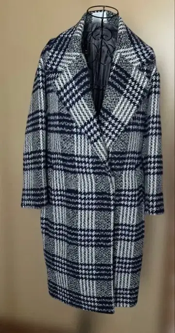 에마 제이임스 네이비와 화이트 체크 무늬 체스터 코트 9호