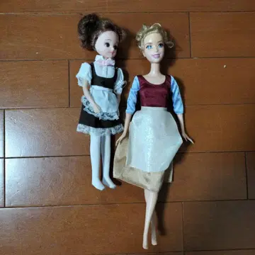 리카짱 인형 2체와 드레스 4벌 세트