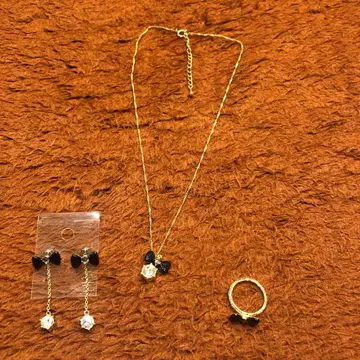 택 포함 새상품 리본 모티브 액세서리 3세트, 총 9000엔 이상