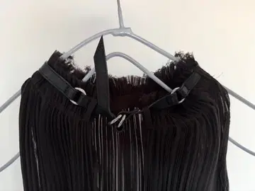 share spirit 플리츠 디자인 슬리브리스 상의 블랙