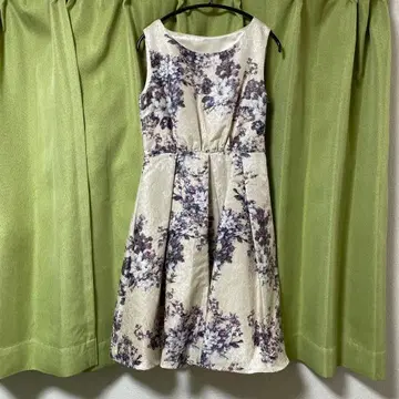 꽃무늬 슬리브리스 원피스 사이즈 38