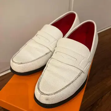 화이트 가죽 로퍼