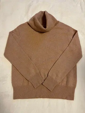 UNIQLO 100% CASHMERE 더스티 핑크 터틀넥 L 사이즈