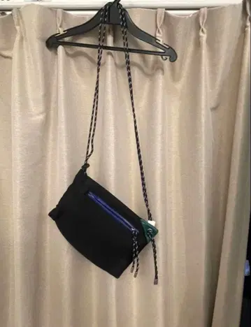 un3d 숄더백 블랙 파랑 지퍼