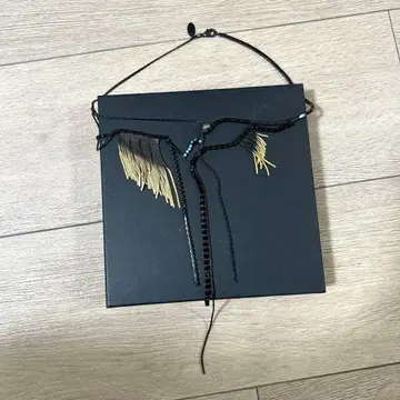 이오세리아니 목걸이 블랙과 골드