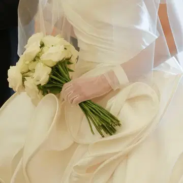 CARLA 화이트 그로브 (신랑 손수건 포함)