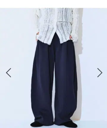 [ 새상품급 ] JEANASIS 맨투맨 코쿤 턱 팬츠 네이비