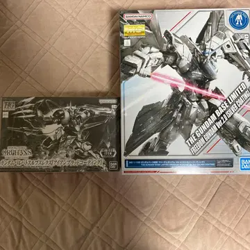 프리덤 건담 Ver.2.0 실버 & 발바토스 루푸스렉스 실버