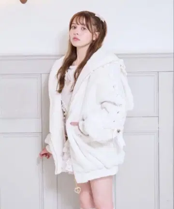 리즈리사 토끼 귀 퍼 블루종 화이트