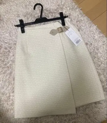 화이트 랩스커트 M 사이즈 택 포함