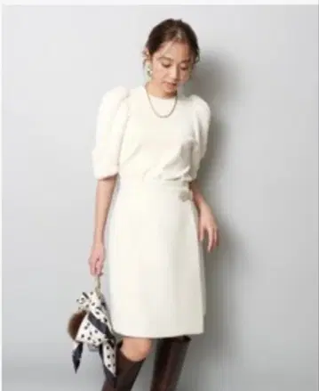 화이트 랩스커트 M 사이즈 택 포함