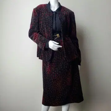 벨로아 셋업 꽃무늬 올 패턴 노카라 자켓 스커트 빨간색 블랙