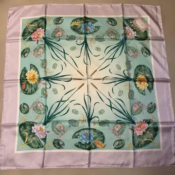 수련 디자인 스카프 85*85cm 미사용