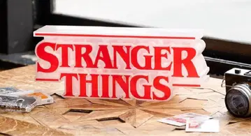 스트레인저 싱스 제일복권 A상 리버서블 로고 피규어