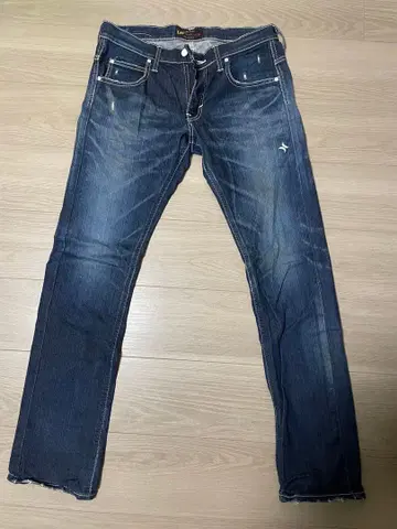 Lee Maverick 다크 블루 스트레이트 데님