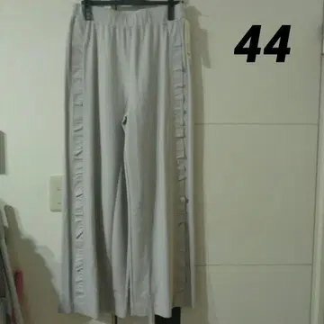 완판 [ 새상품 ] 슈퍼 뷰티 프릴 디자인 분또 소재 팬츠 44