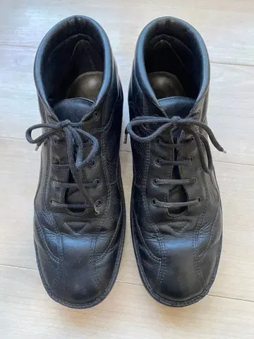 블랙 레더 하이컷 슈즈