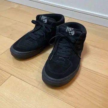 VANS 하프캡 블랙 스니커즈