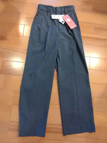 미사용 새상품 우츠쿠 실루엣 그레이 와이드 팬츠 S 사이즈