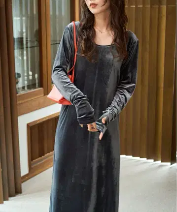 한정 전개 벨로아 발레 넥 롱 원피스