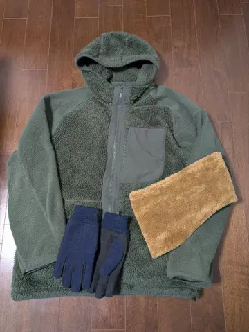 유니클로 화이트 마운티니어링 플리스 자켓