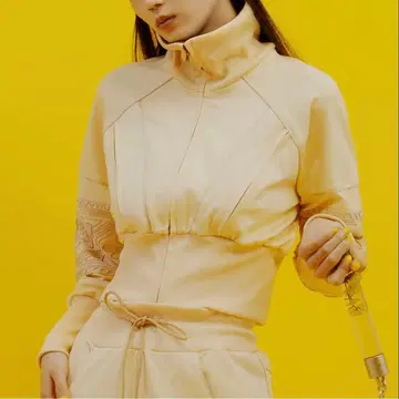 ritsu KIKU 크롭 트랙 수트 크림