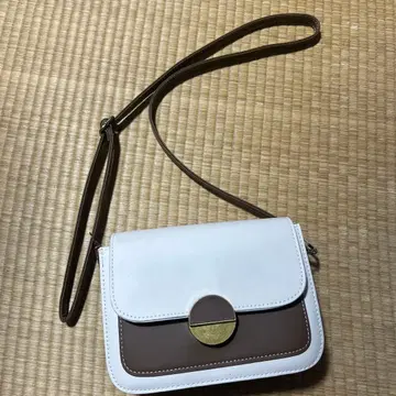 화이트/브라운 플랩 숄더백