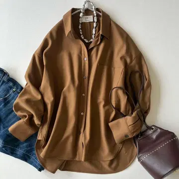 프리미에 아롱디스망 정가 2만 3천원 여유롭고 따뜻한 돌먼 슬리브 셔츠