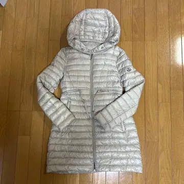 MONCLER 후드 부착 다운 자켓 아이보리