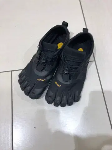 Vibram FiveFingers 트레일 러닝화 42 사이즈