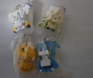 디지몬 도트 피규어 참 4종