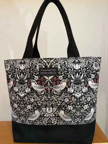 핸드메이드 토트백 윌리엄 모리스 딸기 도둑 (블랙) L 사이즈