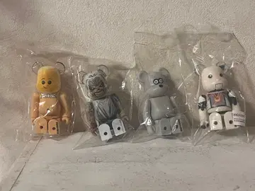 베어브릭 4체 세트