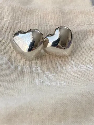 니나 줄스 실버 하트 귀걸이