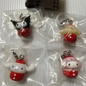 산리오 캐릭터즈 딸기 메지루시 액세서리 4종 세트