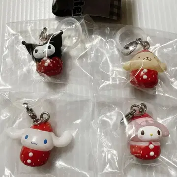 산리오 캐릭터즈 딸기 메지루시 액세서리 4종 세트